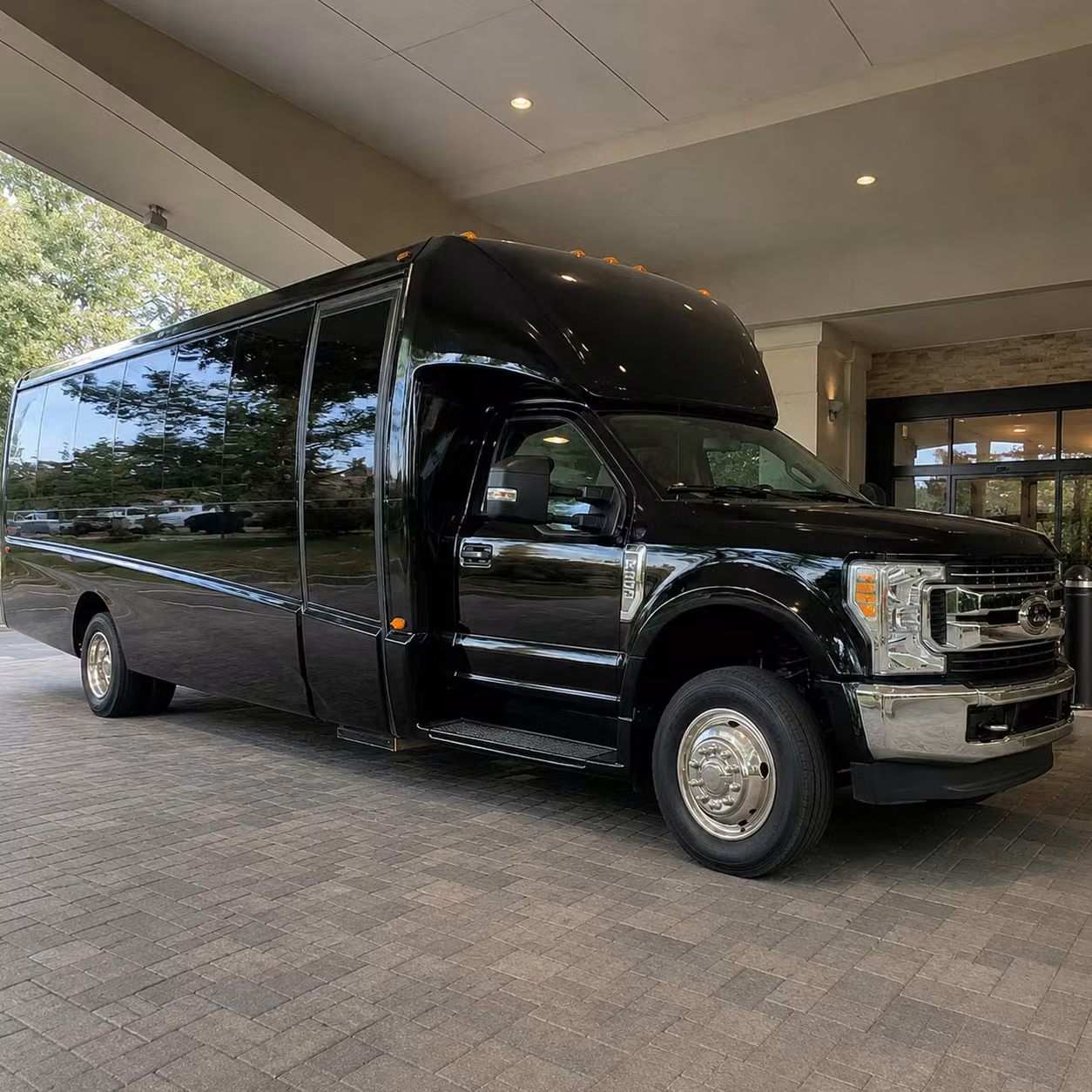 plymouth 15 passenger minibus rental