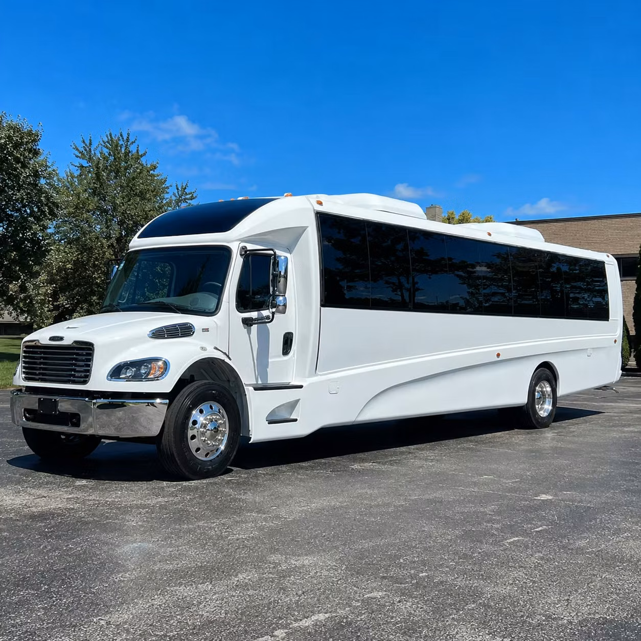 plymouth 28 passenger minibus rental