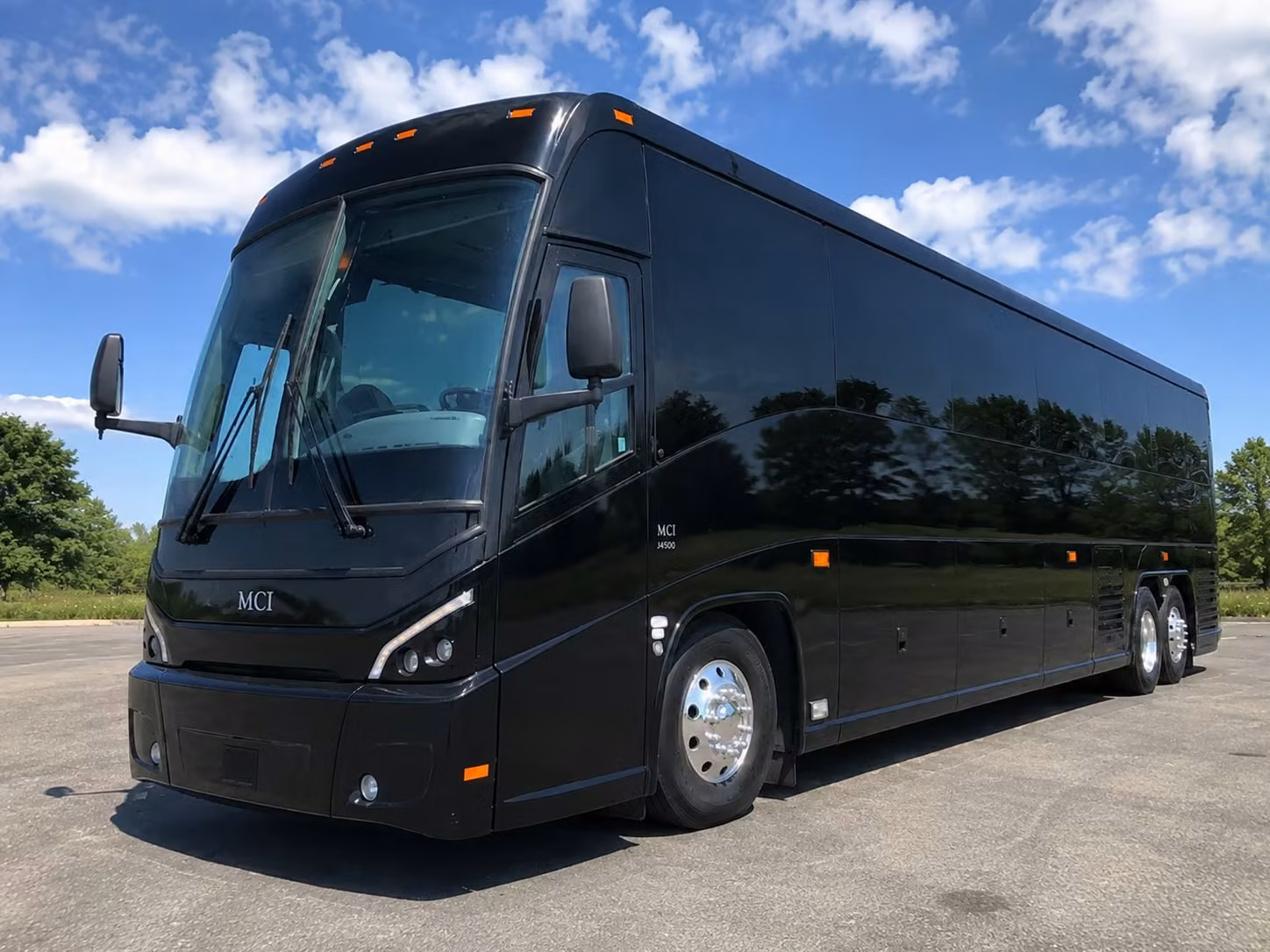plymouth to minneapolis shuttle services for daily commuters and corporate campuses